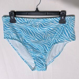 5/$25 Women’s Blue White Animal Print Bikini Bottoms M